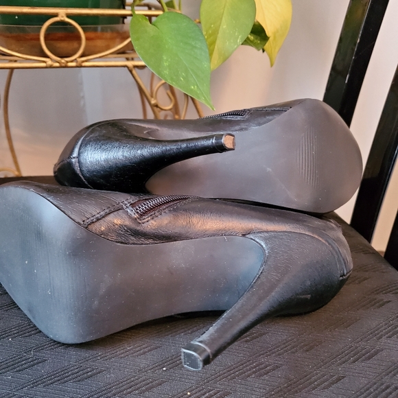 Booties - Picture 6 of 8